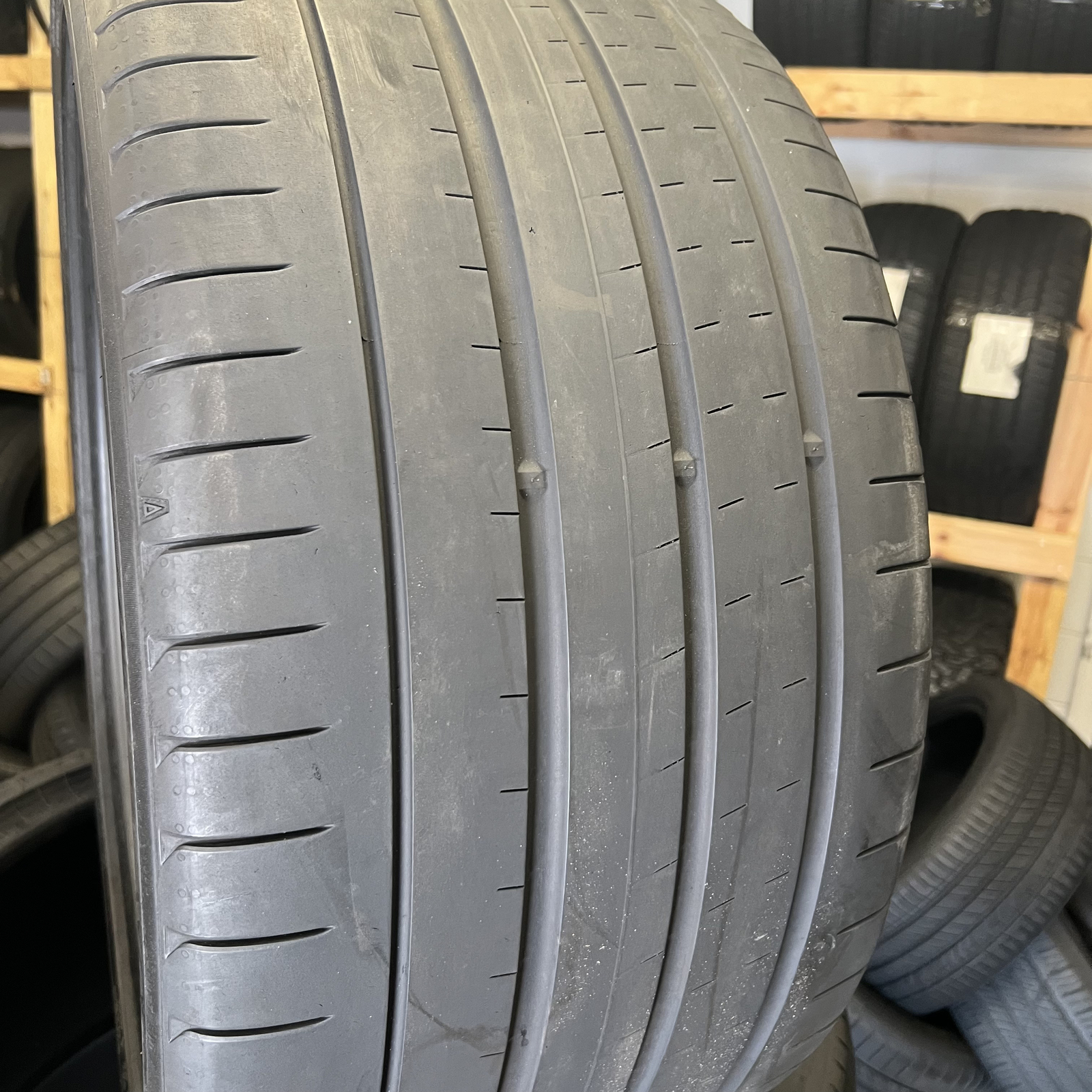 1 Tire LikeNew Yokohama Advan Sport V107 BMW HL 315/30R23 315/30R23 111Y
