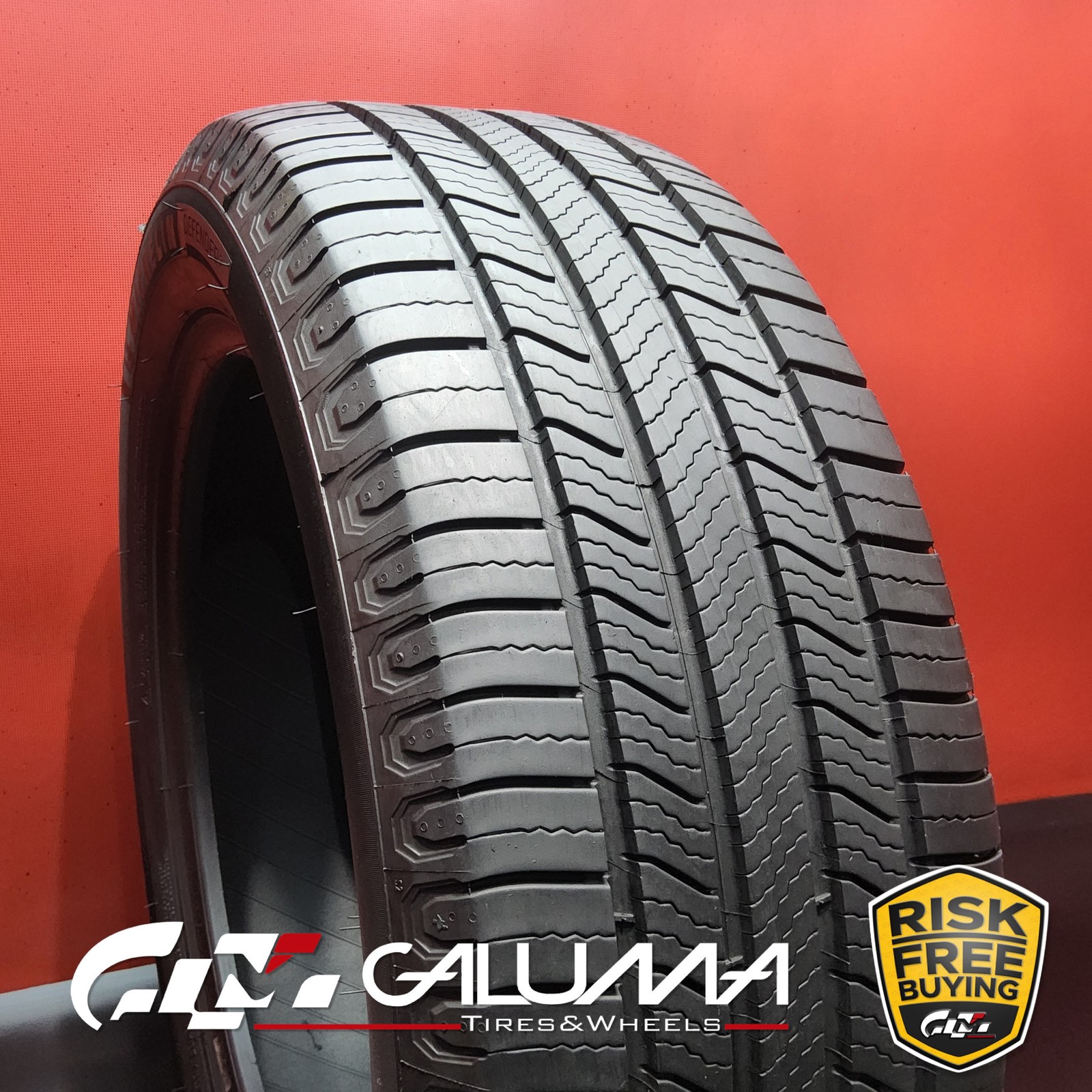 1 (One) Tire Michelin Defender 2 XL 235/55R19 235/55/19 105H No Repairs #94755
