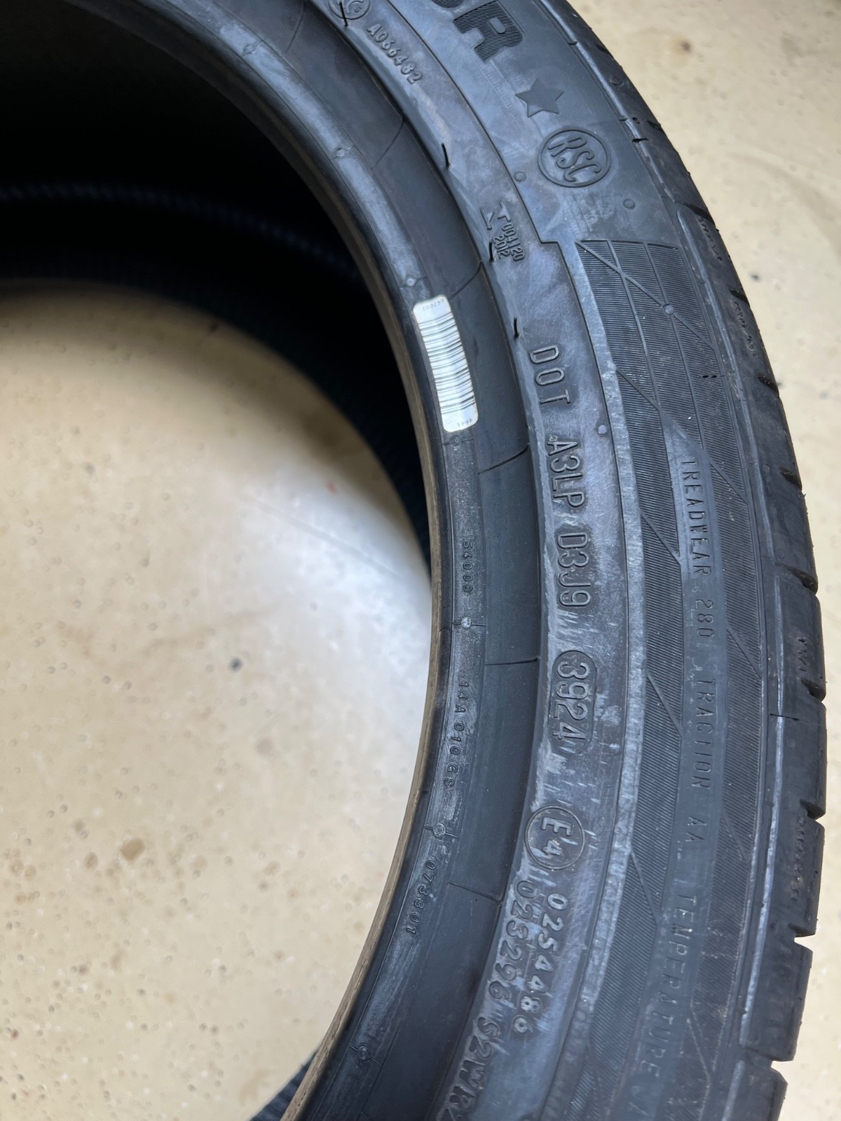 2 – NEW 275/40R20 XL (106W) Continental ContiSportContact 5 SUV SSR (*) – 7145