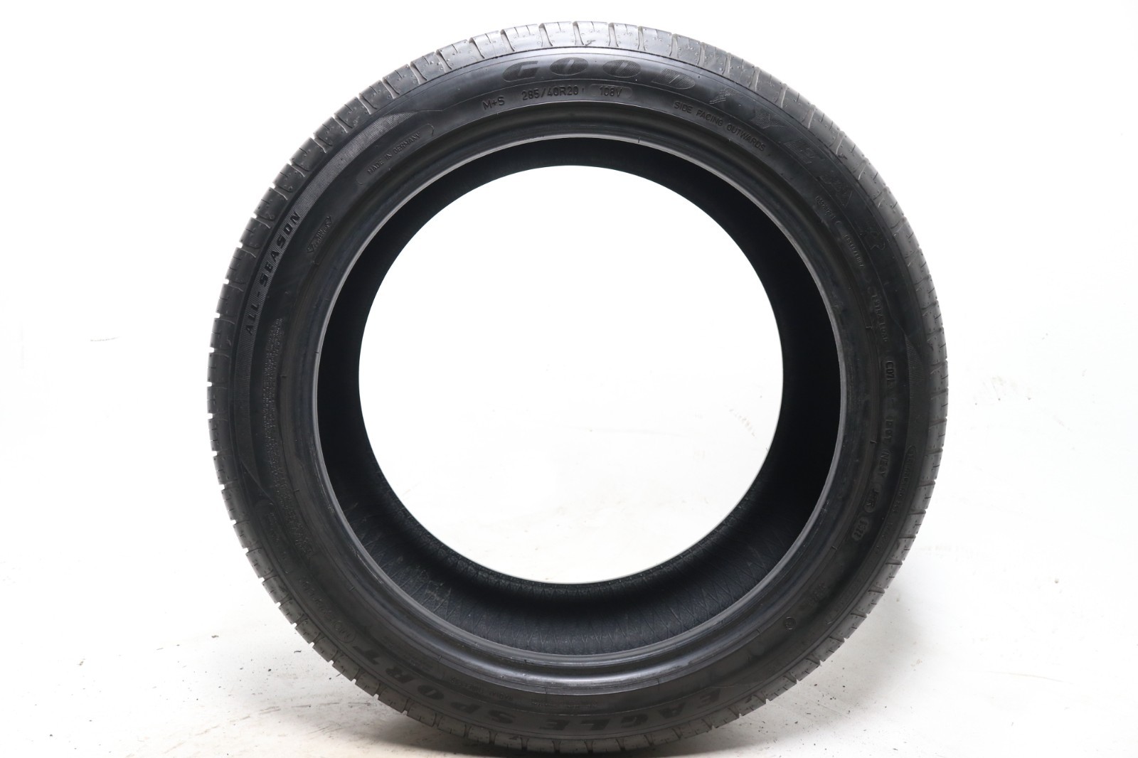 Set of 2 Used 285/40R20 Goodyear Eagle Sport MOExtended Run Flat 108V – 6.5-7/32