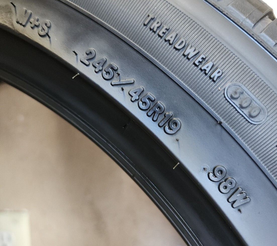 245/45R19 98W Goodyear Eagle Touring 9.5/32 DOT 2121 2454519