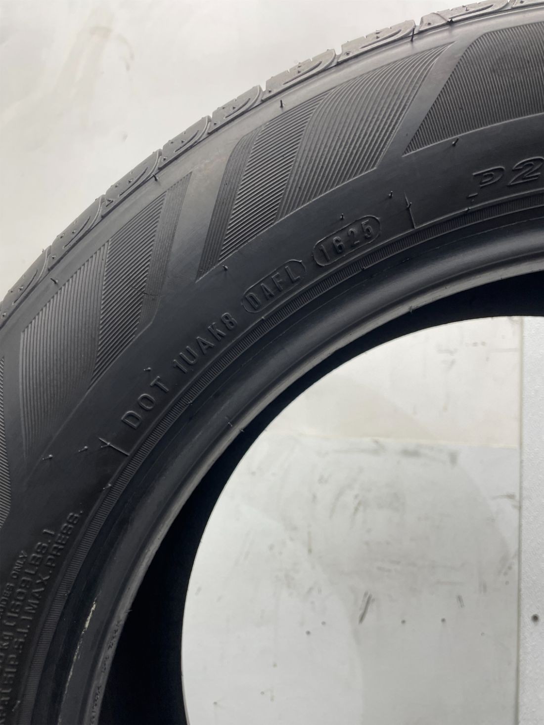 1 Used P225/55R18 Nexen N Priz RH7 97 H – 10/32