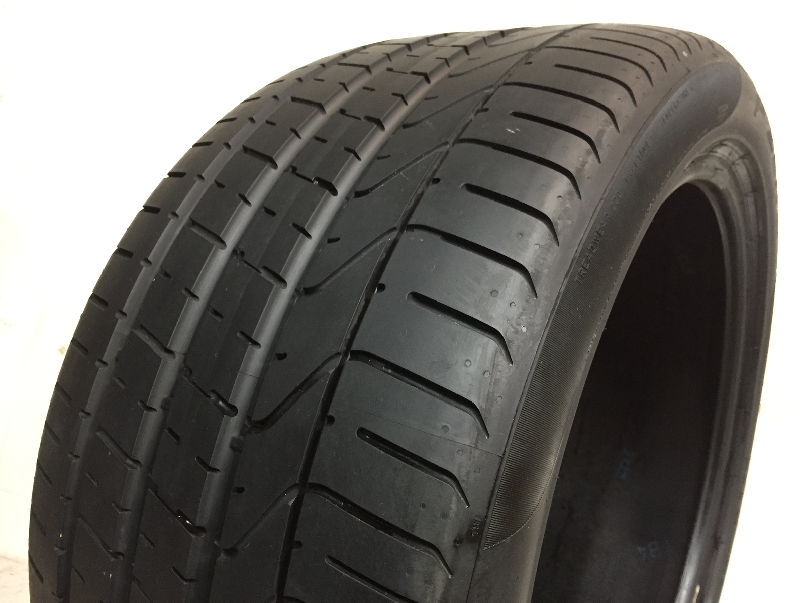 [1] Pirelli P Zero P315/35ZR21 315 35 21 Tire 9.5/32