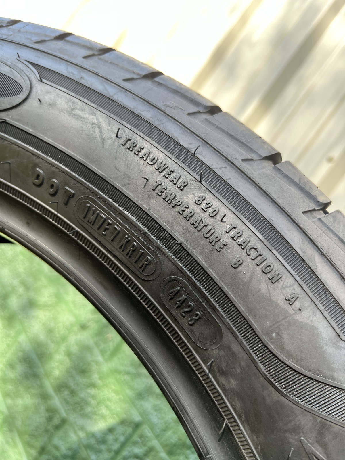 1 Tire Goodyear Assurance MaxLife 235/55E19 101V DOT.4423 11.5/32 NO Patch