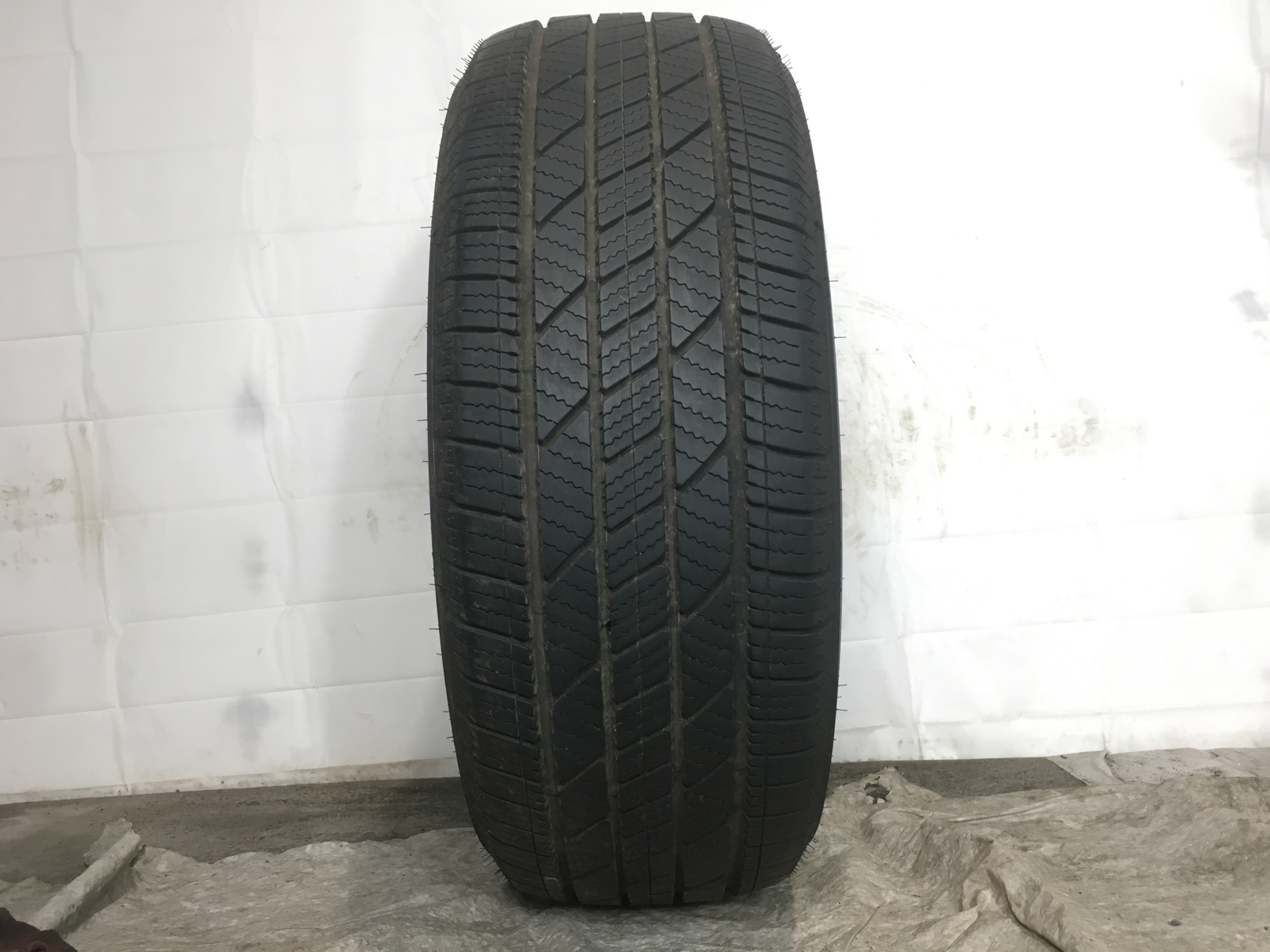 [1] Bridgestone Dueler LX P265/60R18 265 60 18 Tire 9.5-9.75/32