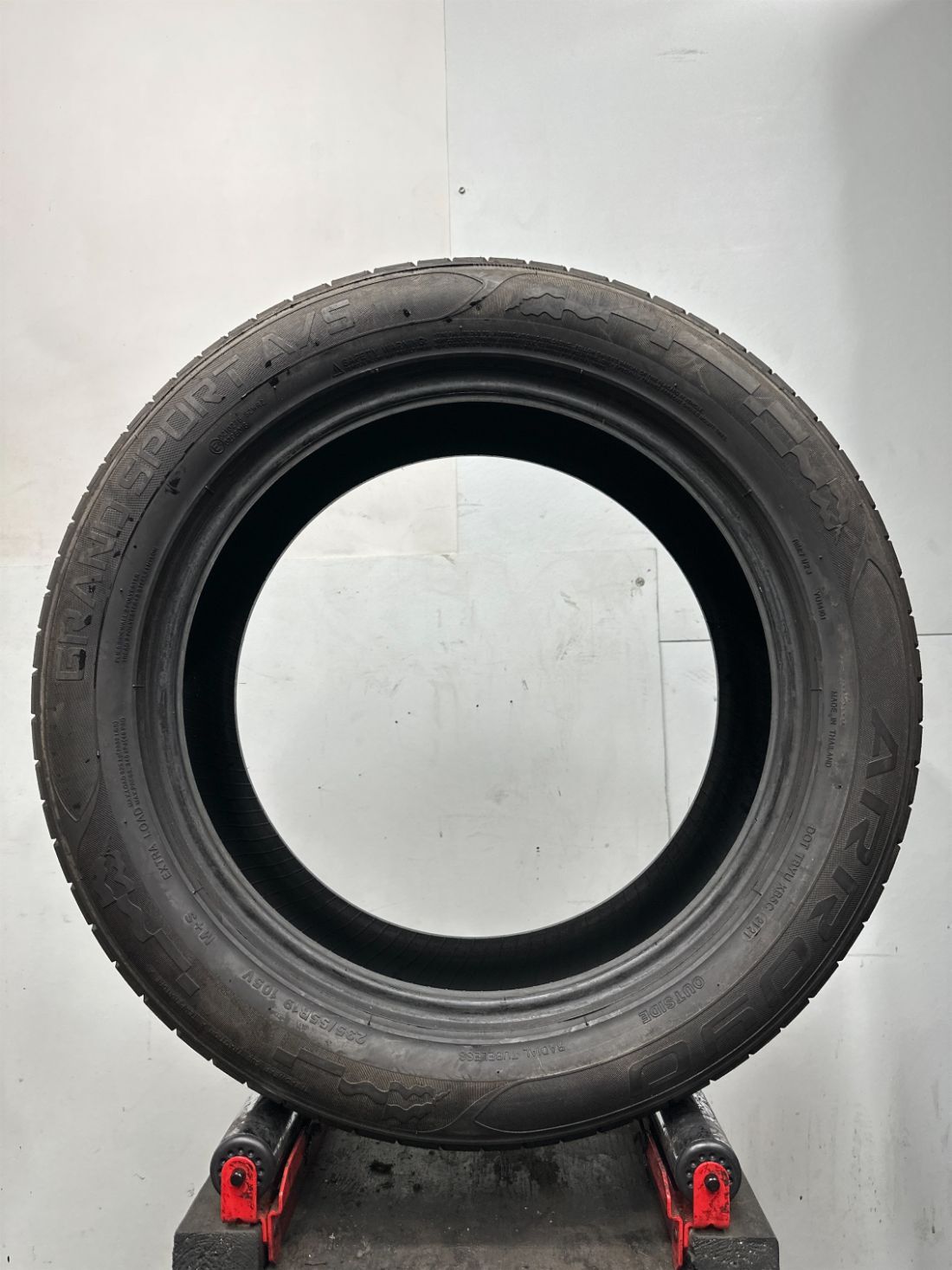 1 Used Arroyo Grand Sport A/S P235/55R19 2355519 235/55/19 105 V – 9/32