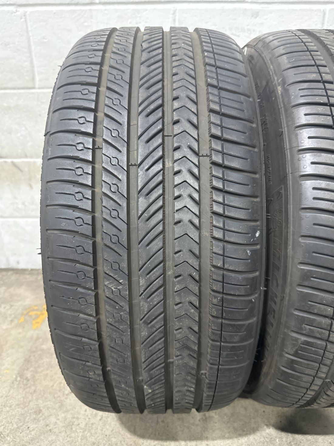 2x P255/35R21 Michelin Pilot Sport A/S 4 TO 9/32 98 W Used Tires 2553521