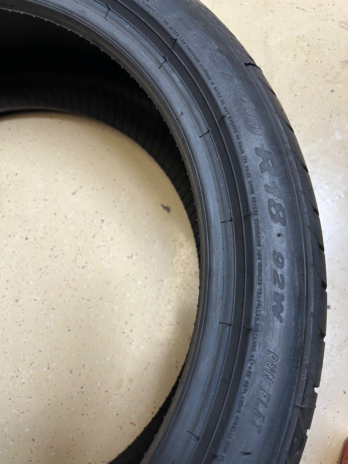 1 – NEW 225/40R18 XL (92W) Pirelli P Zero Run Flat (MOE) Mercedes OEM – 7098