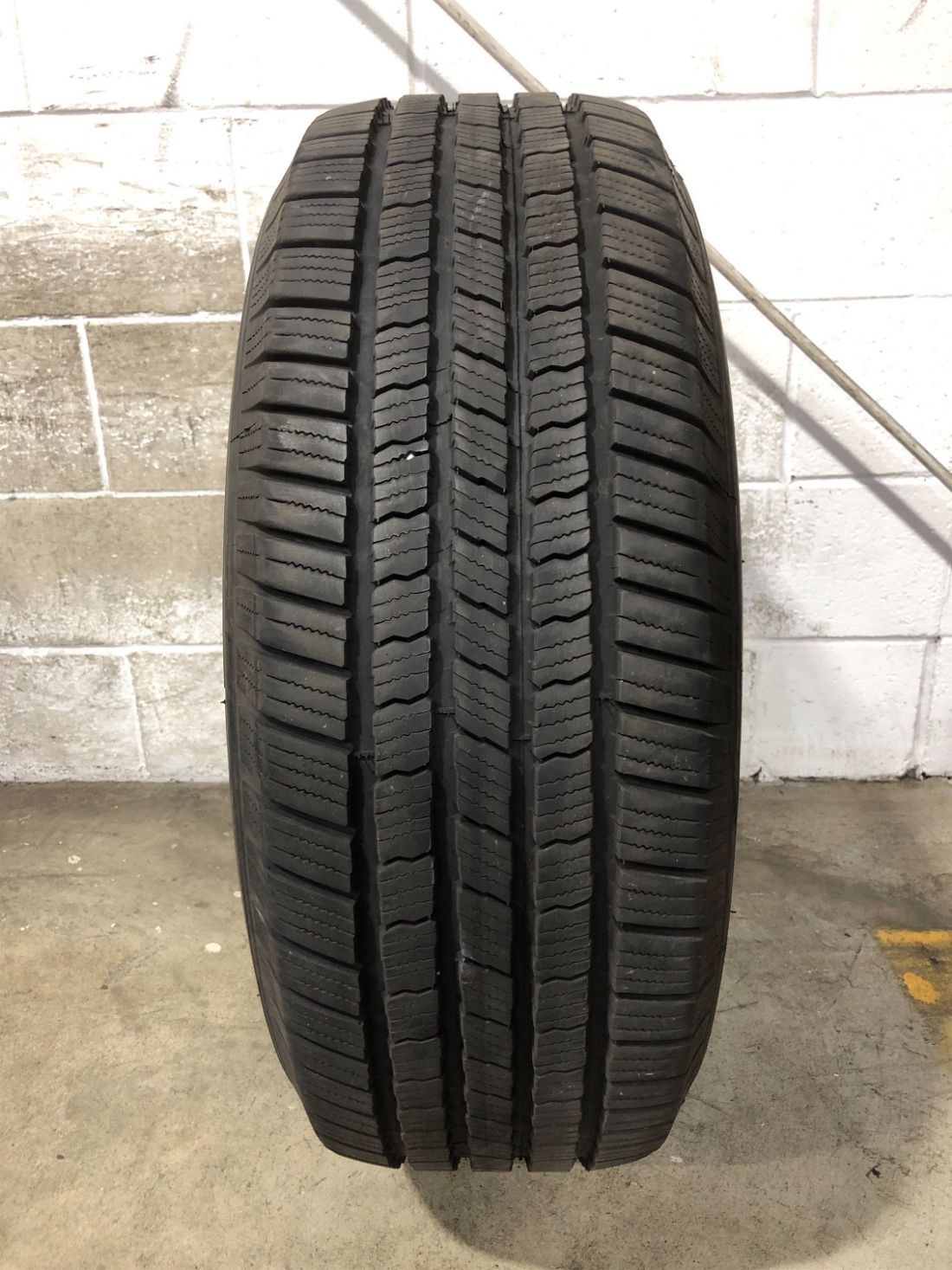 1x P265/65R18 Michelin Defender LTX M/S 10/32 114 T Used Tire 2656518
