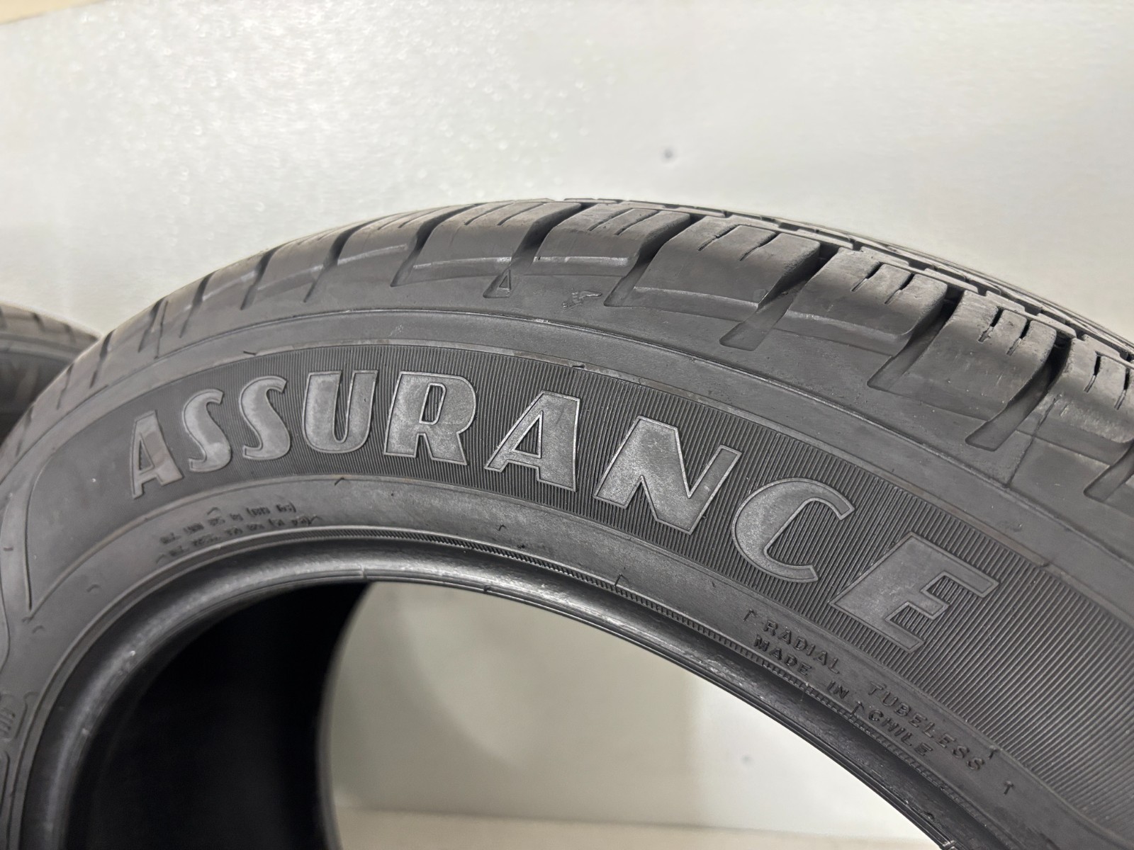 NO SHIPPING ONLY LOCAL PICK UP Set 4 Tires 235 55 19 Goodyear Assurance MaxLife