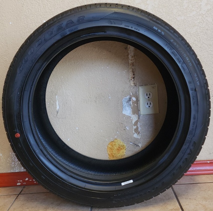 245/45R19 98W Goodyear Eagle Touring 9.5/32 DOT 2121 2454519