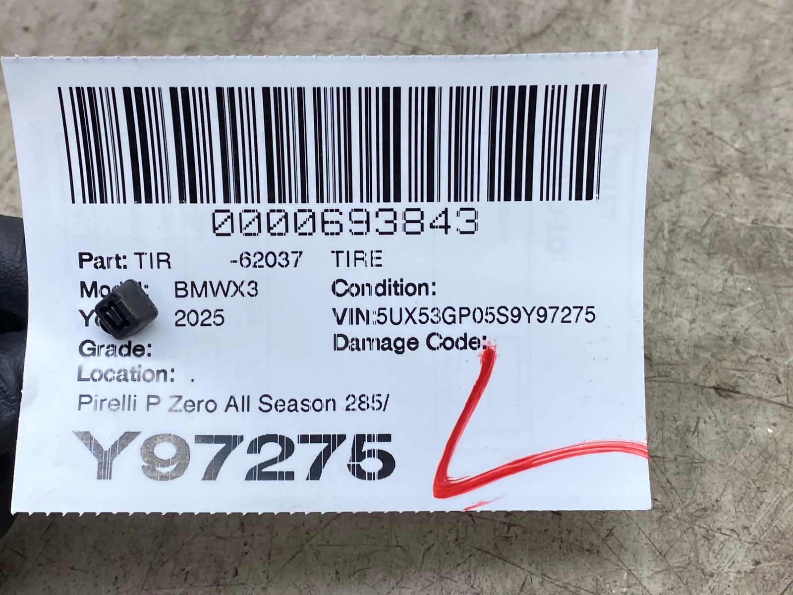 Pirelli P Zero All Season 285/40R20 TIre 8/32nds Tread Depth Datecode 2724
