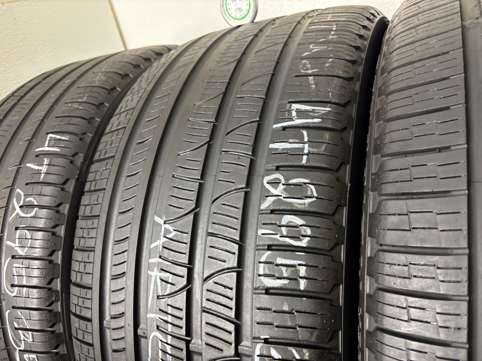 NO SHIPPING ONLY LOCAL PICK UP Set 4 Tires 295 35 21 Pirelli Scorpion Verde A/S