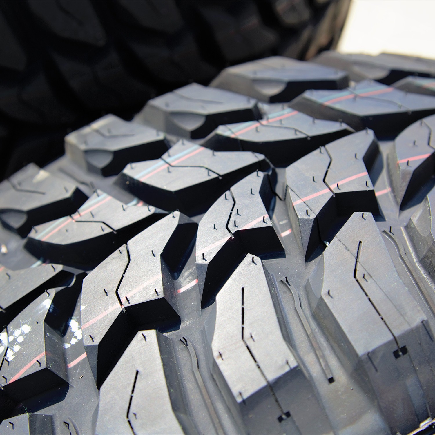 New Crosswind M/T LT 305/70R16 ( 33×12.00R16 ) Load E 10 Ply MT Mud Tires