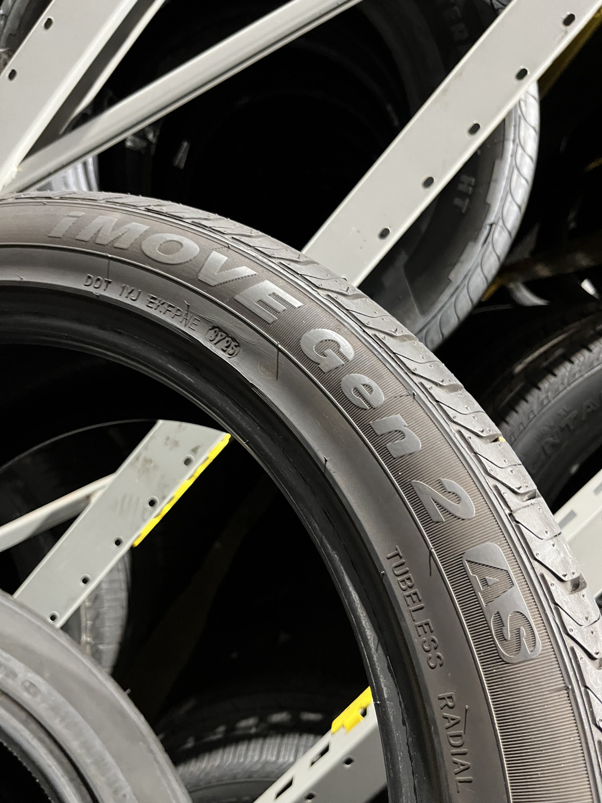 1 Tire Ironman IMove Gen 2 AS 255/45ZR20 105W DOT.3725 8/32 NO Patch
