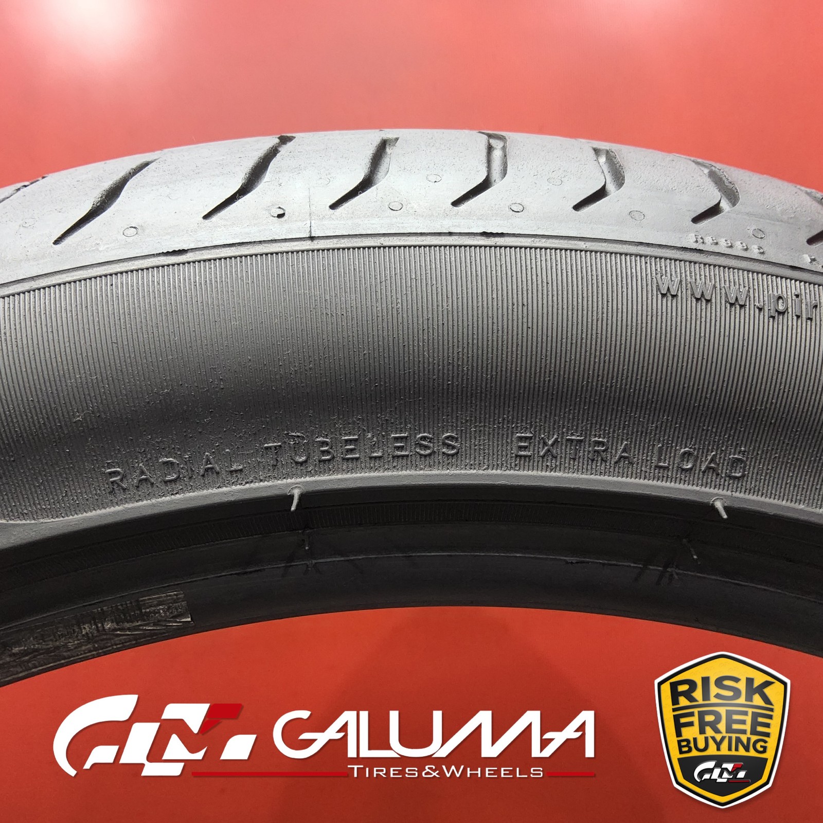 1 (One) Tire Pirelli P Zero (N1) XL 255/40ZR20 255/40/20 101Y No Patch #93630