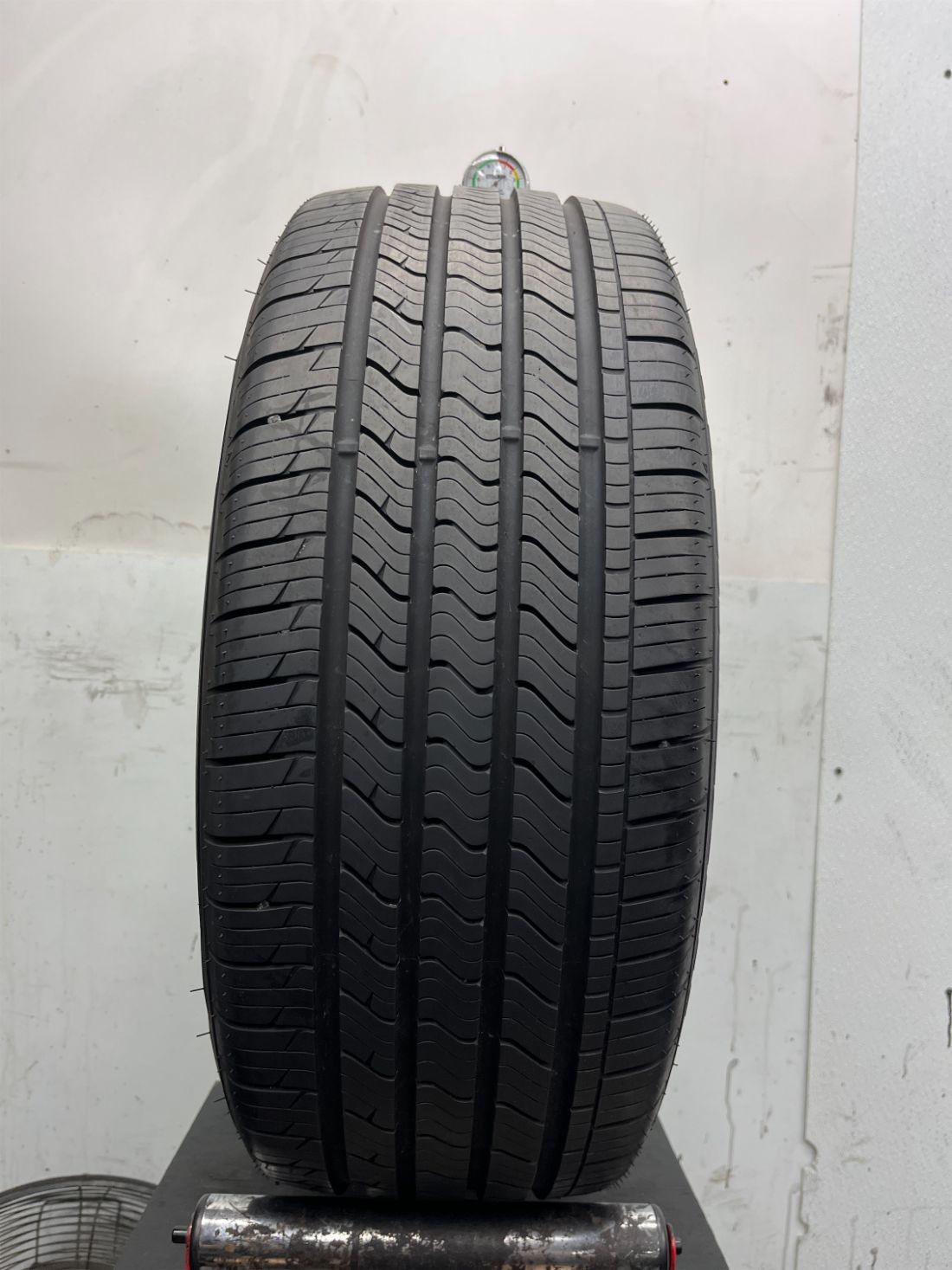 1 Used P255/45R20 GT Radial Maxtour LX 105 V – 9/32