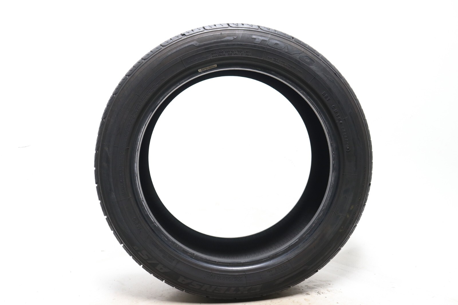 Set of 2 Used 225/50R18 Toyo Extensa A/S II – 95H – 10-10.5/32 No Repairs