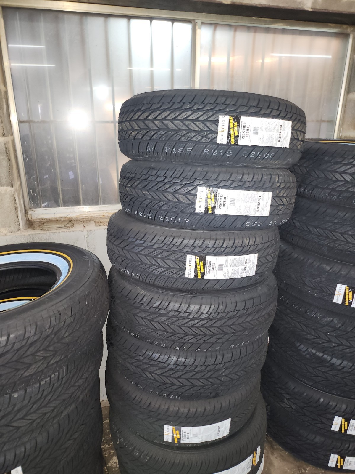 Vogue Custom Built Radial VII 235/70R15 Tire
