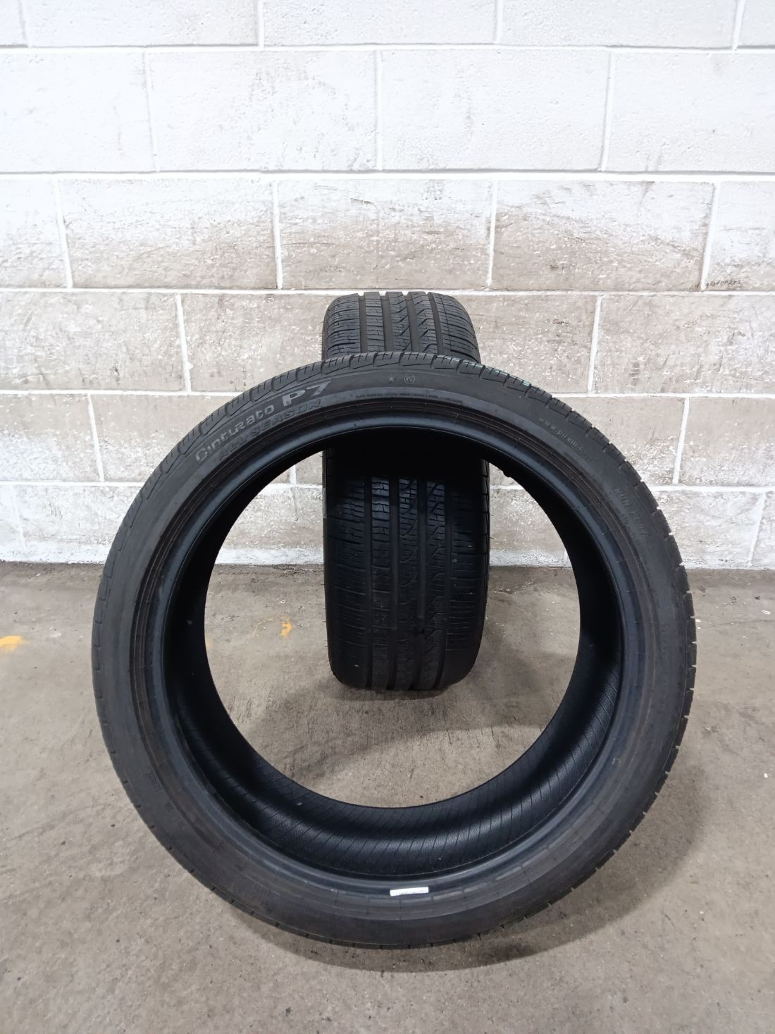 2x P225/40R19 Pirelli Cinturato P7 AS RSC Run Flat 9/32 93 H Used Tires 2254019