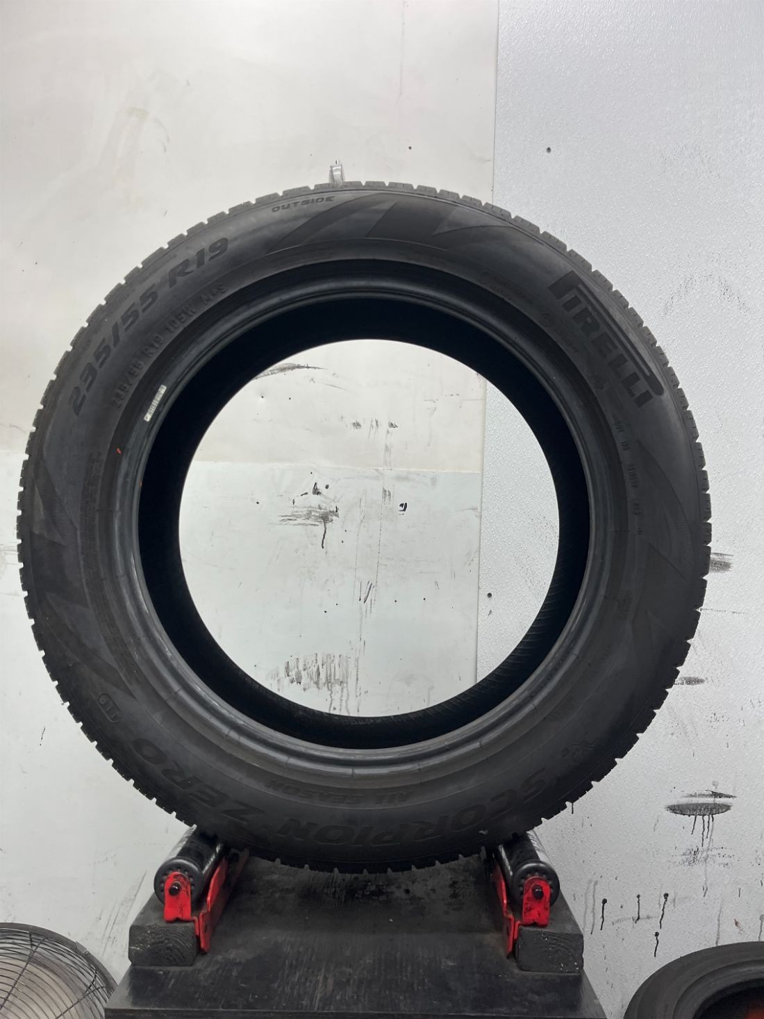 1 Used P235/55R19 Pirelli SCORPION ZERO ALL SEASON 105 W – 10/32