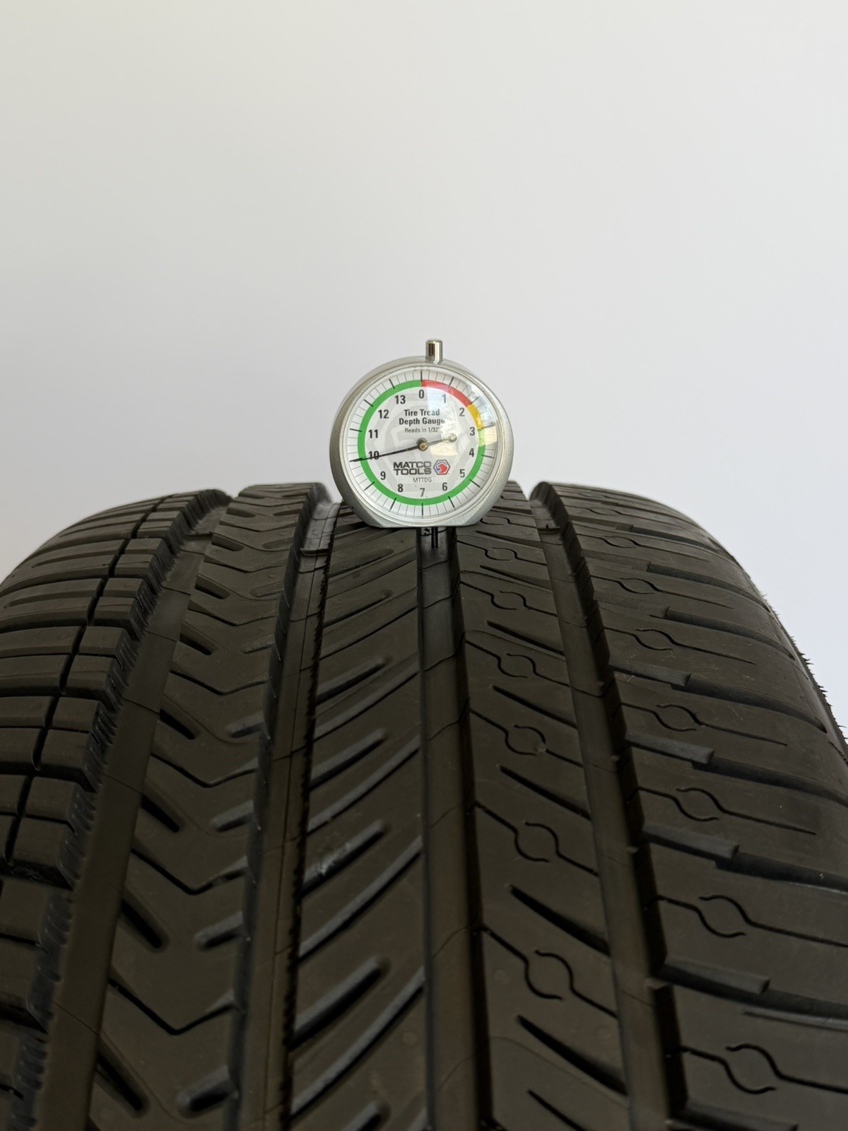 235/45ZR18 98Y Michelin Pilot Sport All Season 4 10/32 DOT 2522 2354518