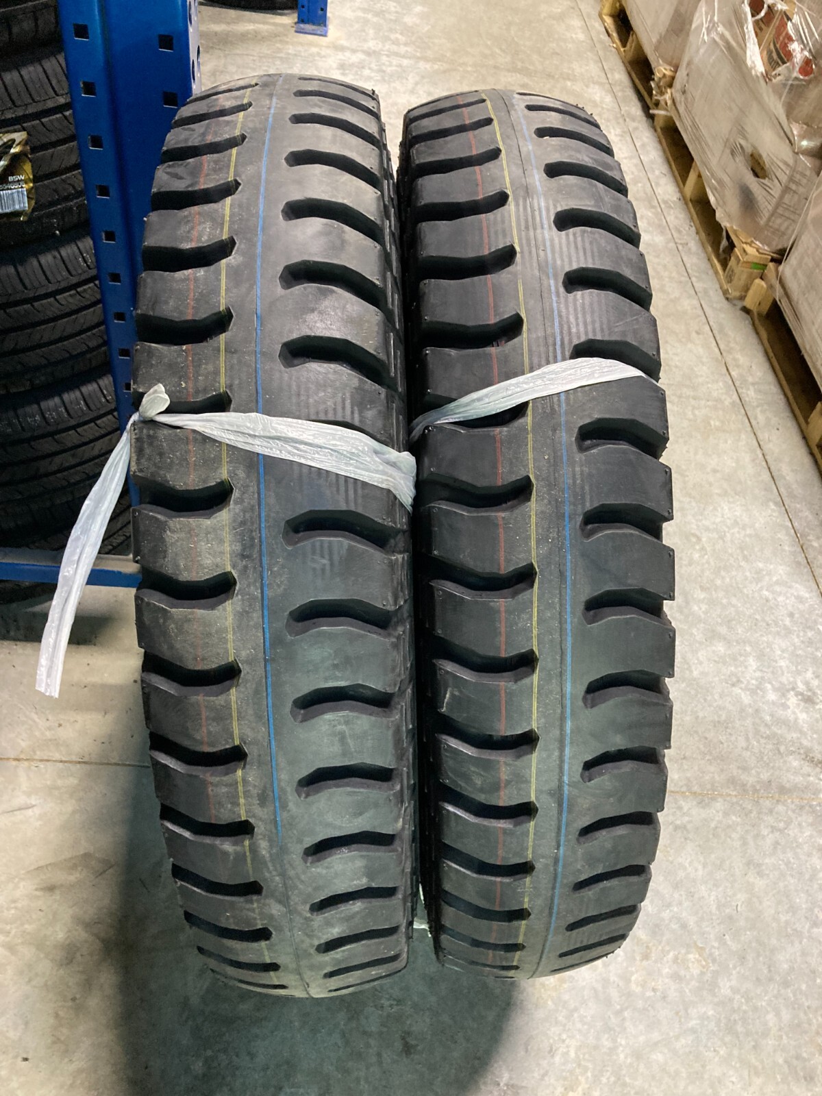 2 New Bias Truck Tires & 2 Tubes 9.00 20 Power King Cross Bar Traction Lug 14ply