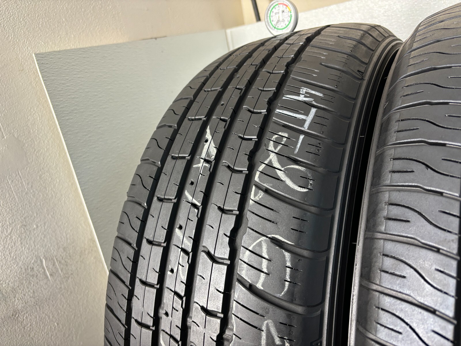 NO SHIPPING ONLY LOCAL PICK UP Set 4 Tires 265 50 22 Dunlop Grandtrek PT5A