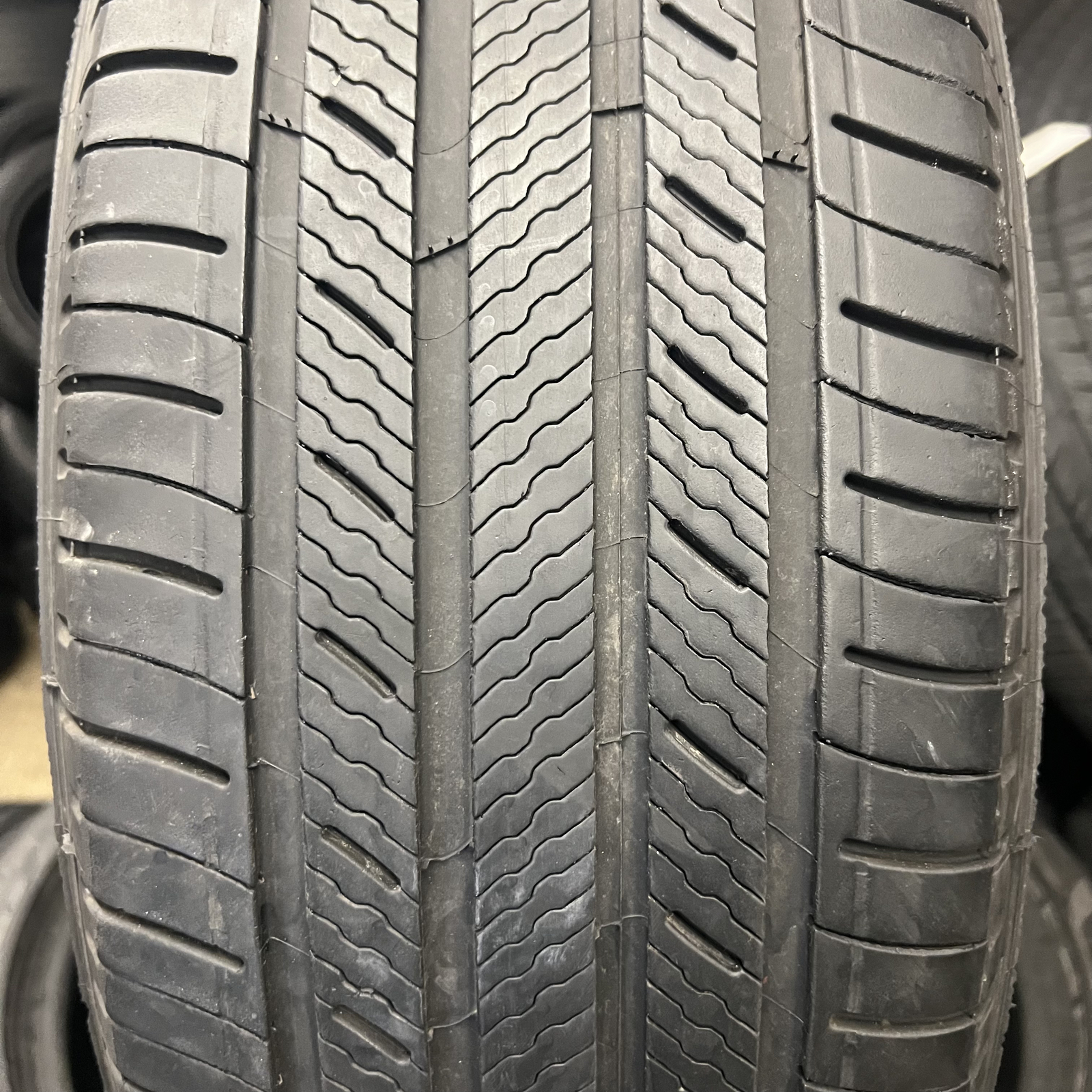 1 Tire LikeNEW Michelin Premier LTX 235/55R20 102V DOT.3923 8/32
