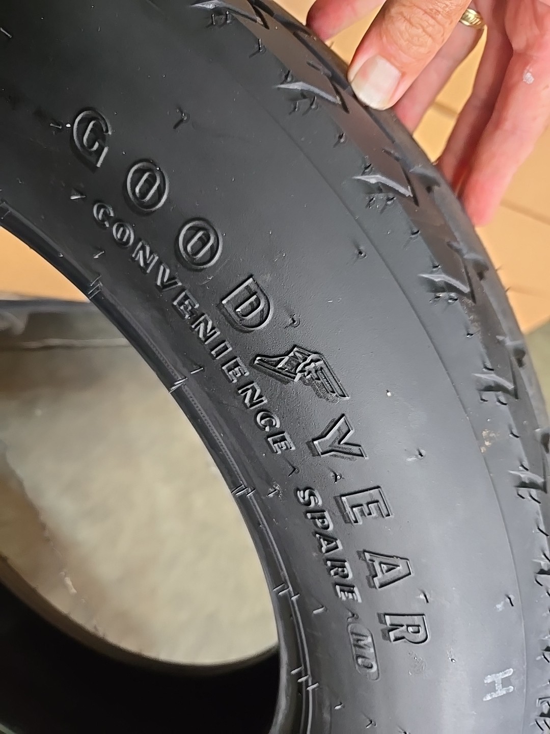 T165/90d19 TEMPORARY SPARE TIRE ( TIRE ONLY )