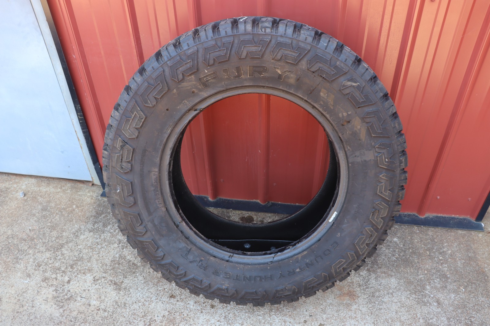TIRE FURY COUNTRY HUNTER R/T 37X12.50 R20 LT 20″ 126Q