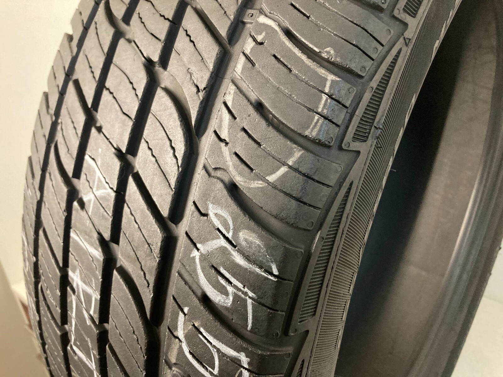 NO SHIPPING ONLY LOCAL PICK UP 1 Tire 255 55 20 Cooper Adventurer H/T 107H