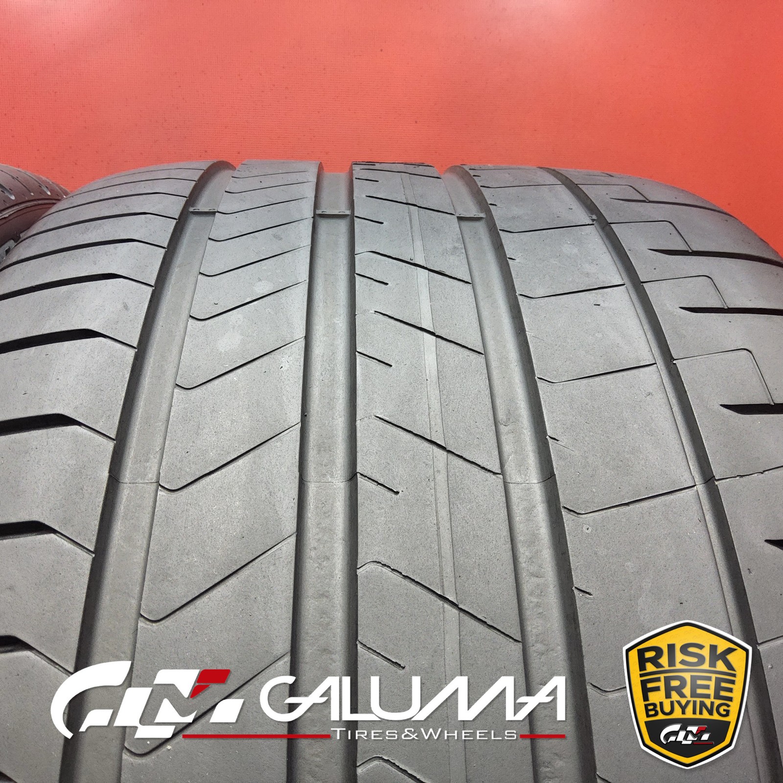 Set of 2 Tires LikeNEW Pirelli P Zero PZ4 NA1 305/30ZR21 305/30/21 3053021 92284