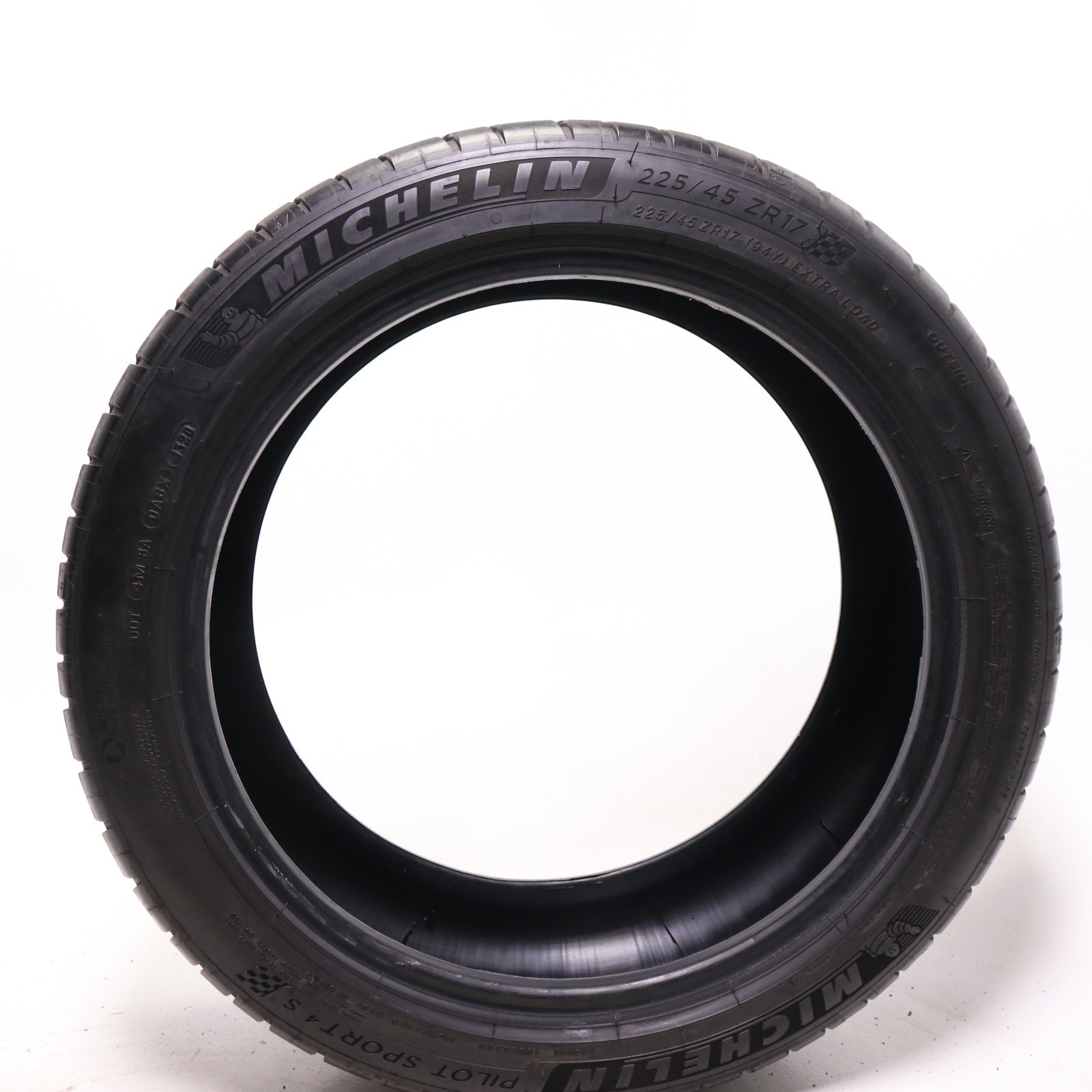 Used 225/45ZR17 Michelin Pilot Sport 4 S – 94Y – 8/32 No Repairs