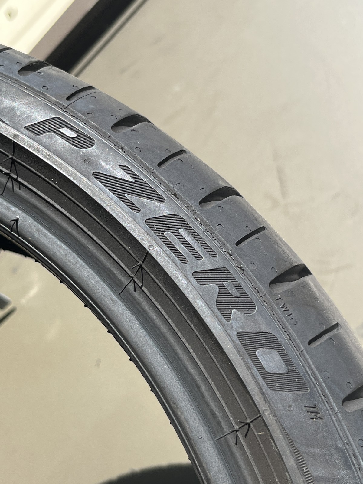 1 Pirelli P Zero PZ4 Run Flat ★ BMW 205/40R18 86W DOT.0124 5.75/32 NO Patch