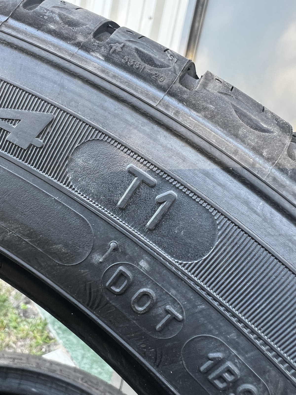 Set Of 2 New Michelin Primacy MXM4 T1 Acoustic 235/45R18 98W DOT.3525 8.5/32