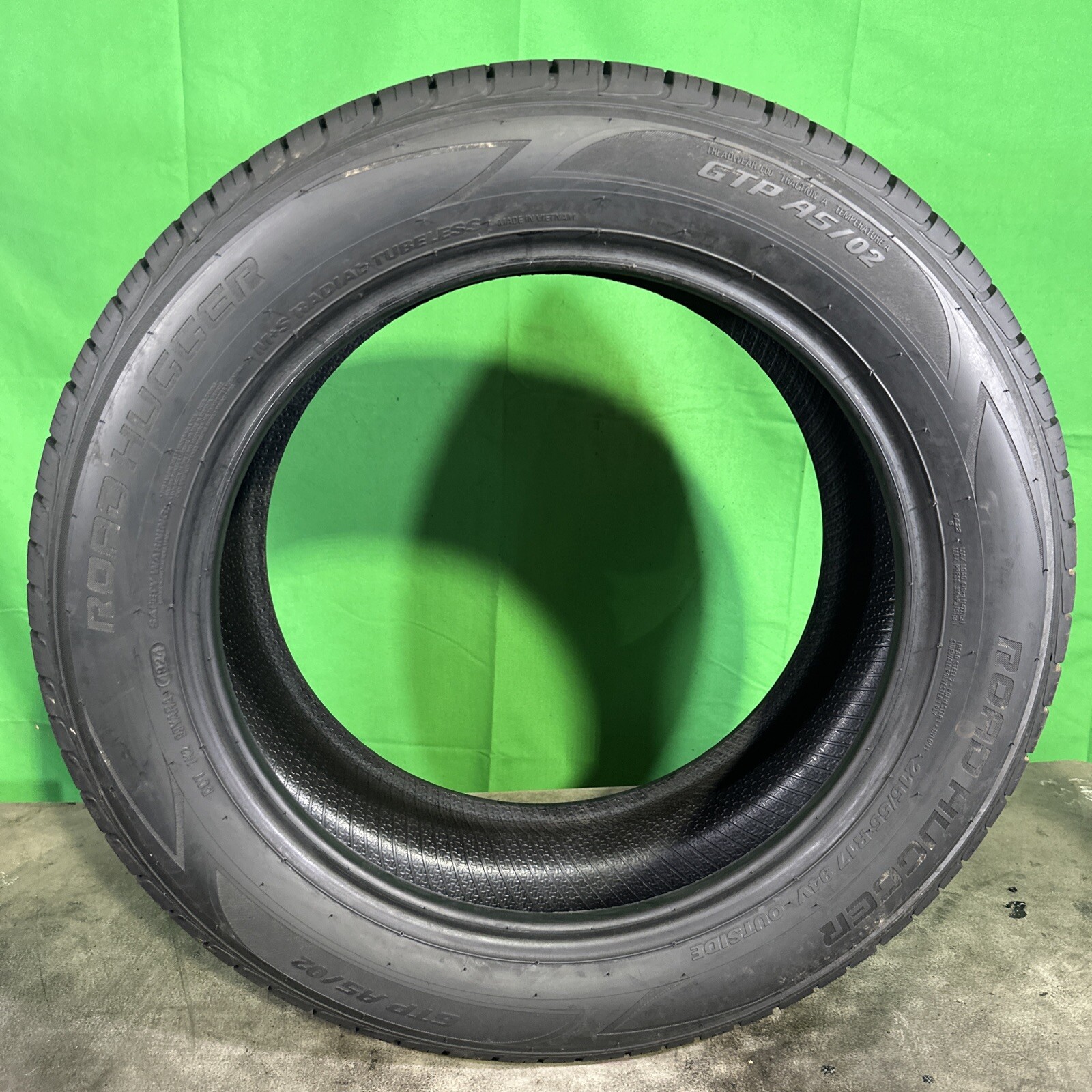 Single,Used-215/55R17 Road Hugger GTP- AS /02 94V 9/32 DOT 1924