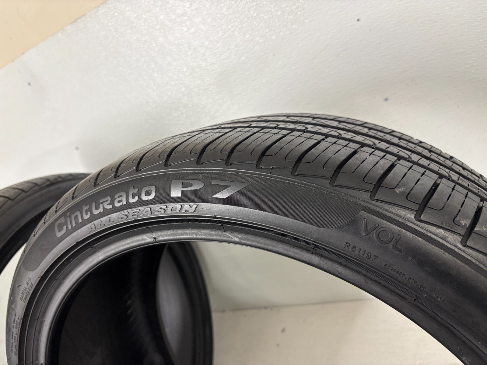 NO SHIPPING ONLY LOCAL PICK UP 2 Tires 255 35 20 Pirelli Cinturato P7 (VOL)