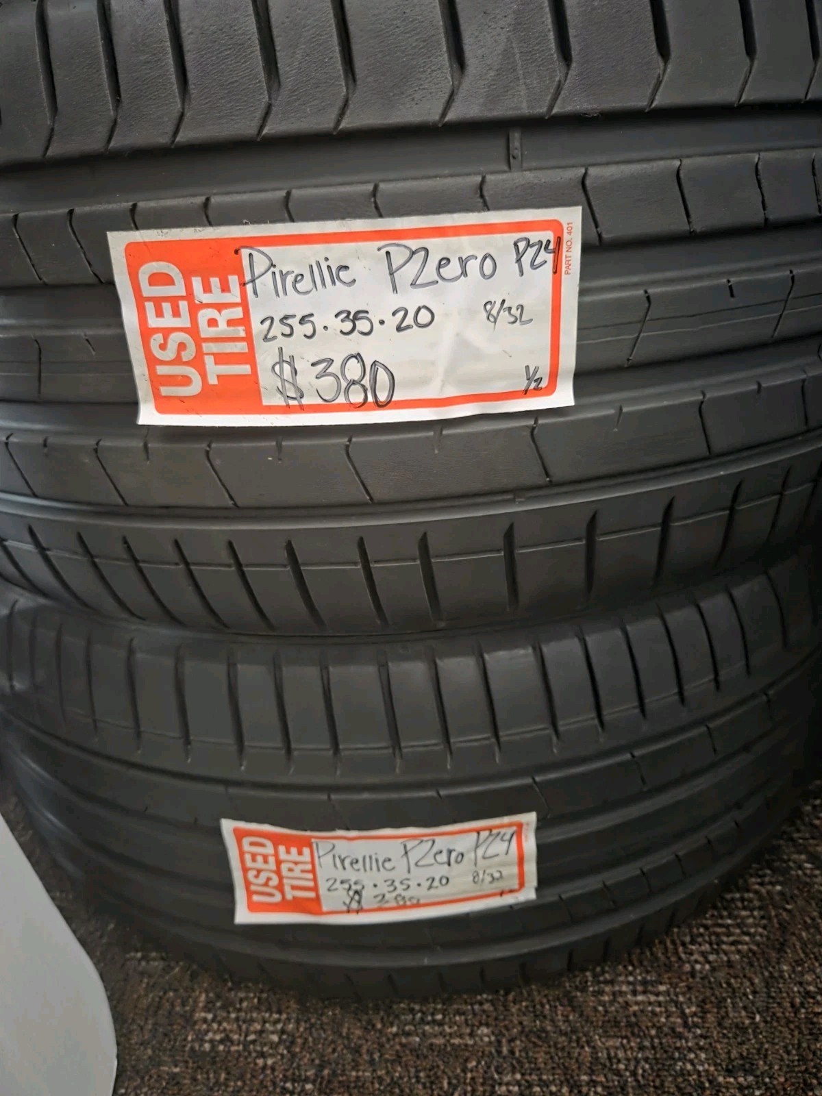 Pirelli PZero PZ4 Luxury 255/35ZR20 Tire