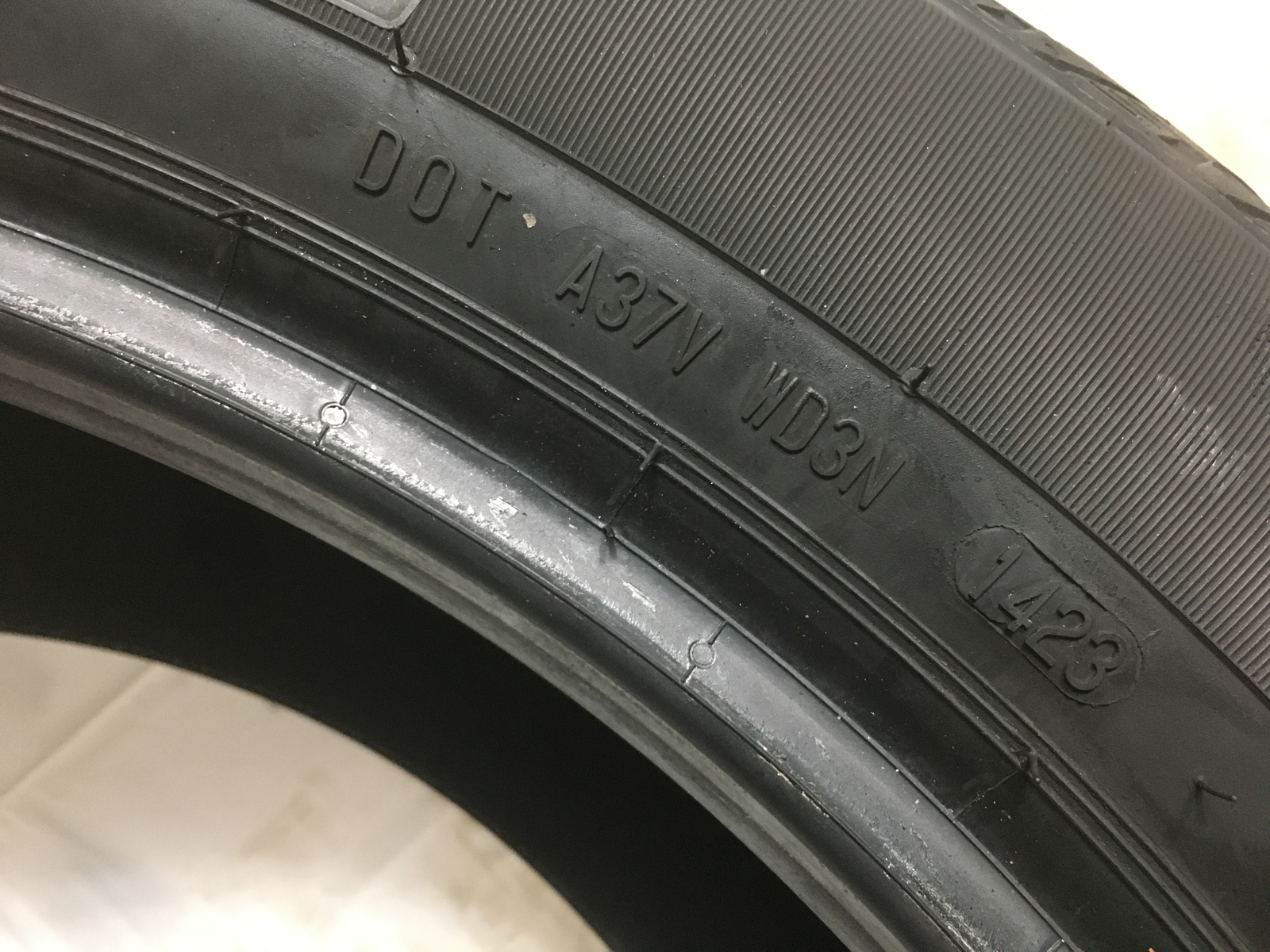 [1] Continental CrossContact LX Sport SSR Run Flat 275 45 20 Tire 7.0-8.0/32