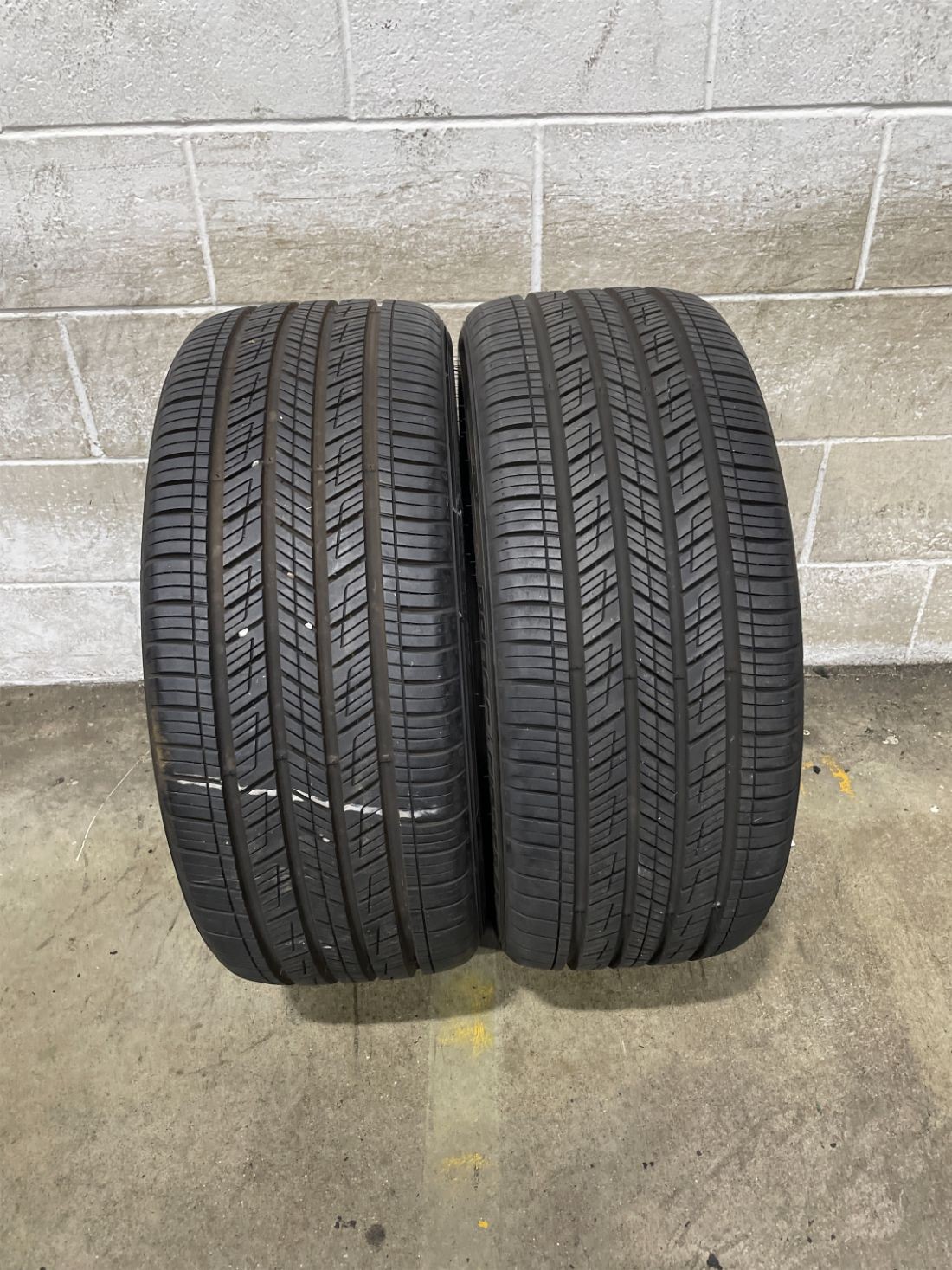 2x P255/40R20 Range Finder GT-E HE21 9/32 101 W Used Tires 2554020
