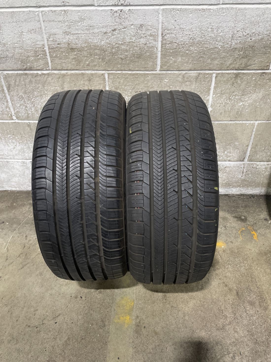 2x P225/40R18 Goodyear Eagle Sport All-Season AO 10/32 92 H Used Tires 2254018