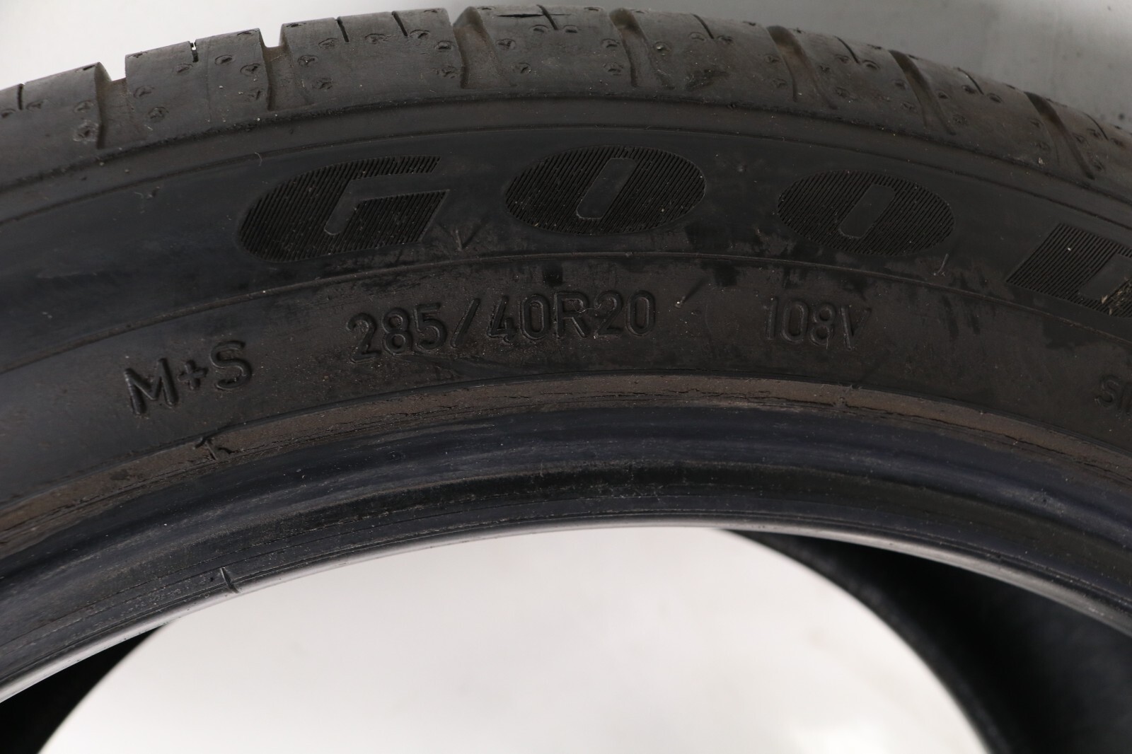 Set of 2 Used 285/40R20 Goodyear Eagle Sport MOExtended – 108V – 7-8/32