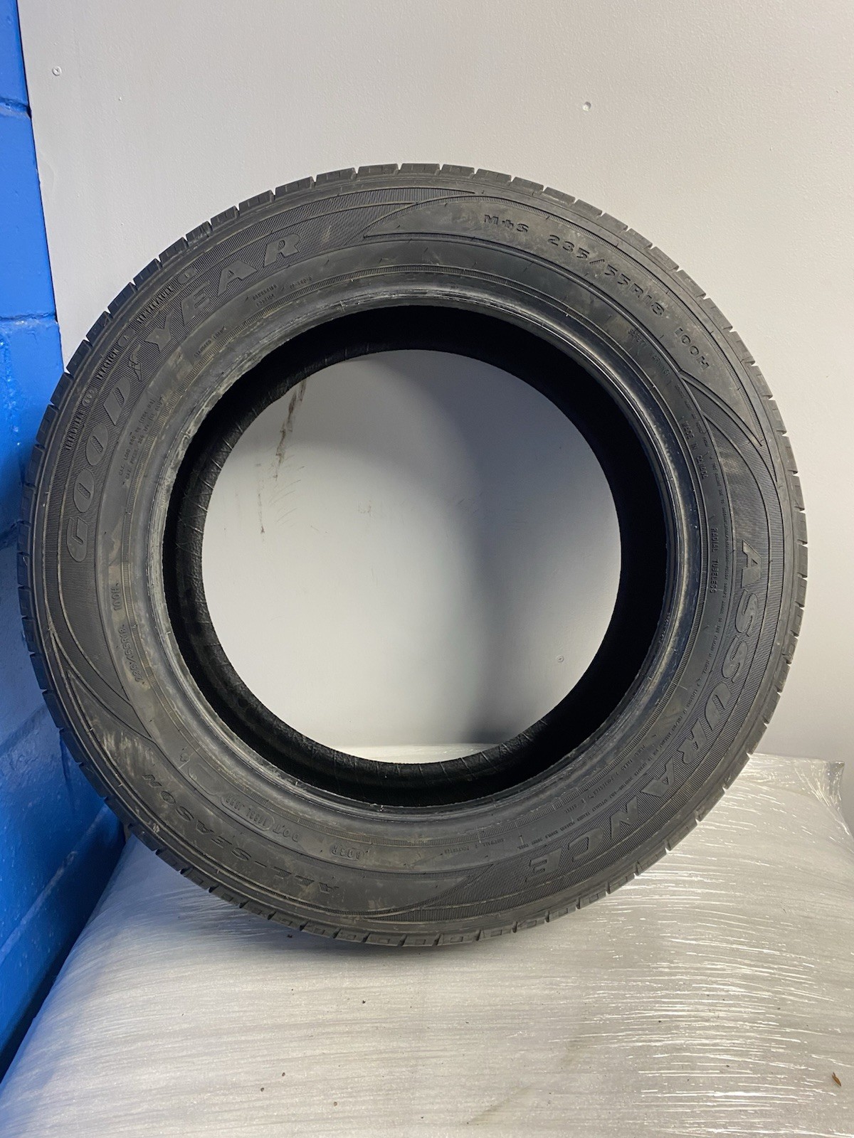 Single (1) Goodyear Assurance All Season Tire 235/55R18 100H 235 55 18