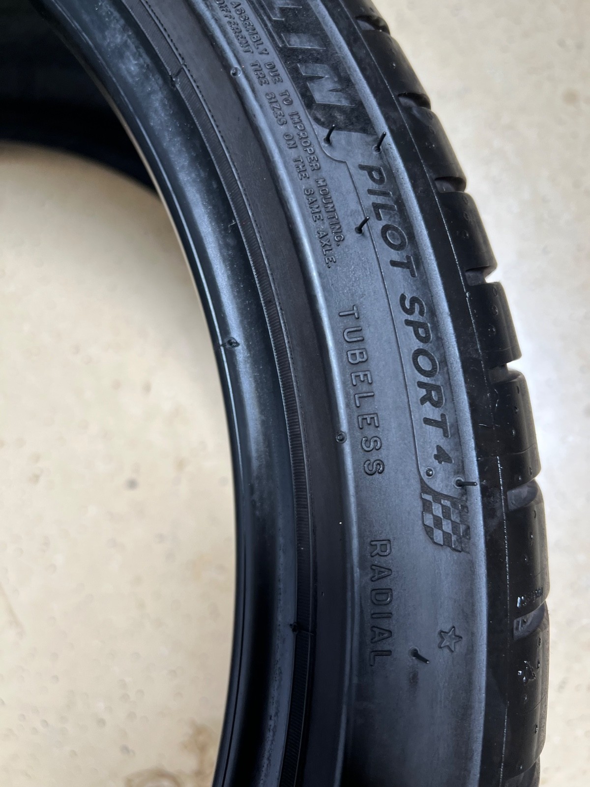 2 – NO REPAIRS 255/35R20 XL (97Y) Michelin Pilot Sport 4 (*) BMW OEM – 5136