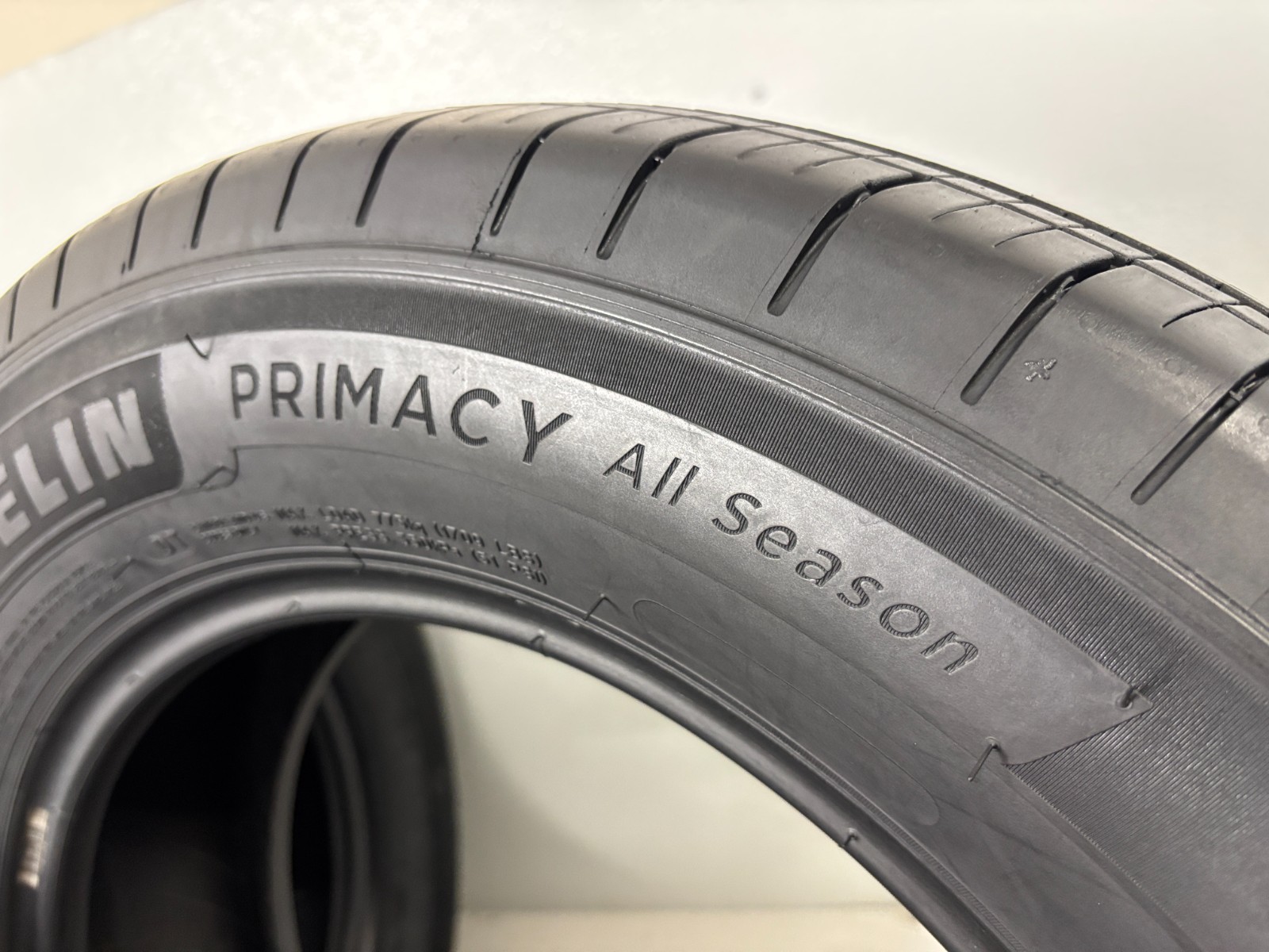 NO SHIPPING ONLY LOCAL PICK UP Set 4 Tires 215 65 17 Michelin Primacy A/S