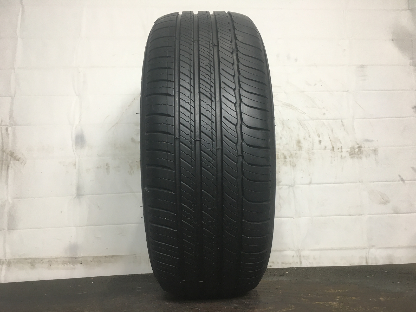 [1] Michelin Primacy MXM4 P235/50R19 235 50 19 Tire 8.0-8.25/32