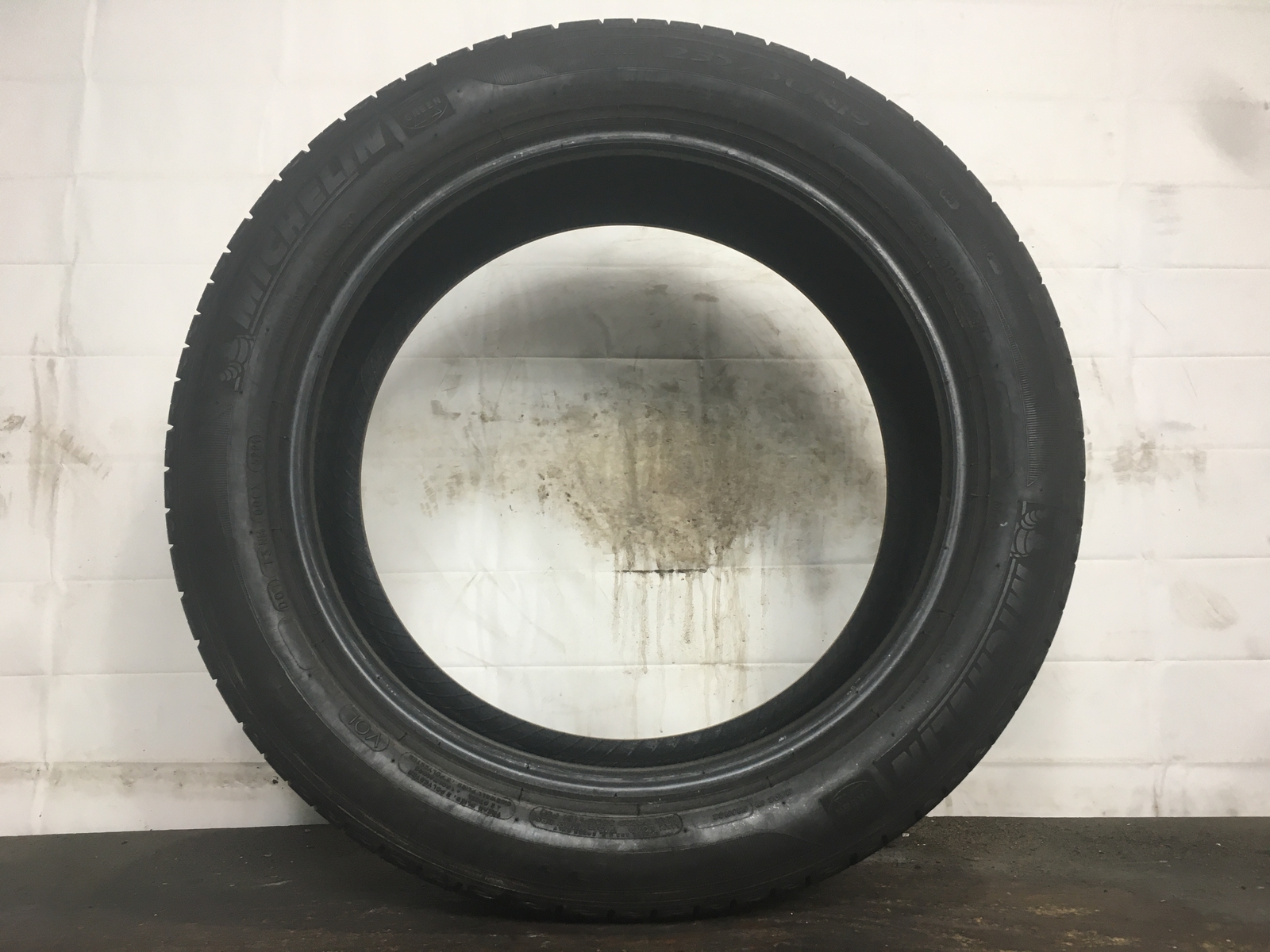 [1] Michelin Primacy MXM4 P235/50R19 235 50 19 Tire 8.0-8.25/32