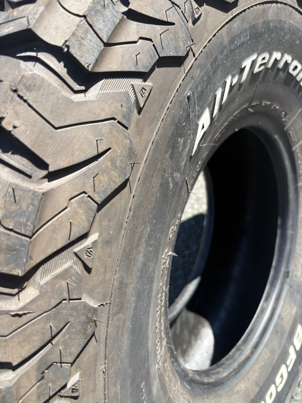35×12.50R15LT BFG All-Terrain T/A White Letter Tire Very good used