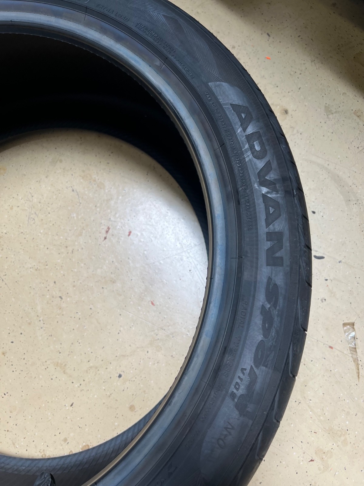 1 – NEW 255/40ZR20 XL (101Y) Yokohama Advan Sport V105 (N-0) Porsche OEM – 7142